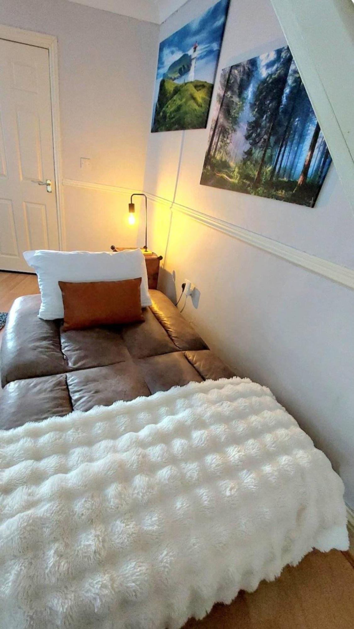 Unlimited Hottub,sauna,massage, Bbq,games,beach! Sleeps 8 Holiday home