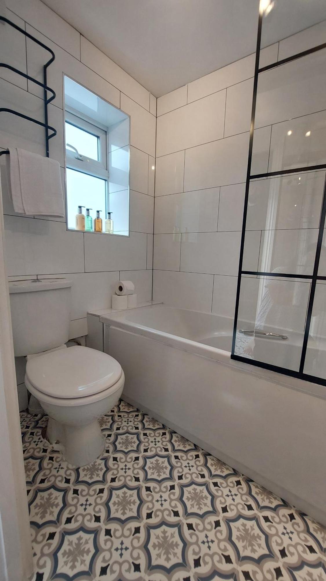 Unlimited Hottub,sauna,massage, Bbq,games,beach! Sleeps 8 Sunderland (Tyne and Wear)