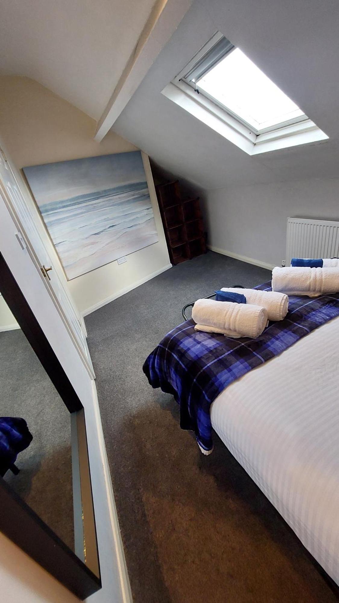Unlimited Hottub,sauna,massage, Bbq,games,beach! Sleeps 8