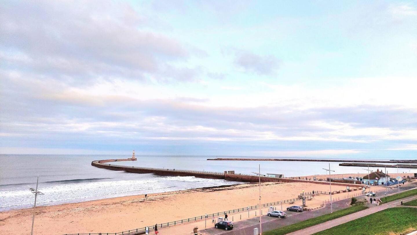Holiday home Unlimited Hottub,sauna,massage, Bbq,games,beach! Sleeps 8