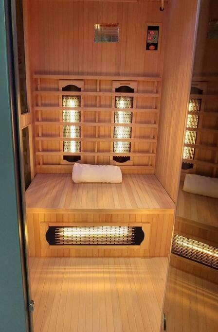 Unlimited Hottub,sauna,massage, Bbq,games,beach! Sleeps 8 Holiday home Sunderland (Tyne and Wear)