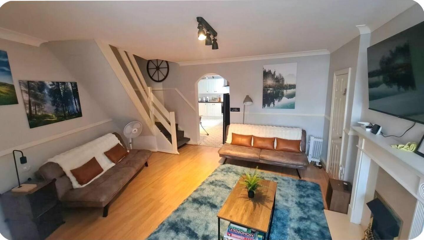 Unlimited Hottub,sauna,massage, Bbq,games,beach! Sleeps 8 *
